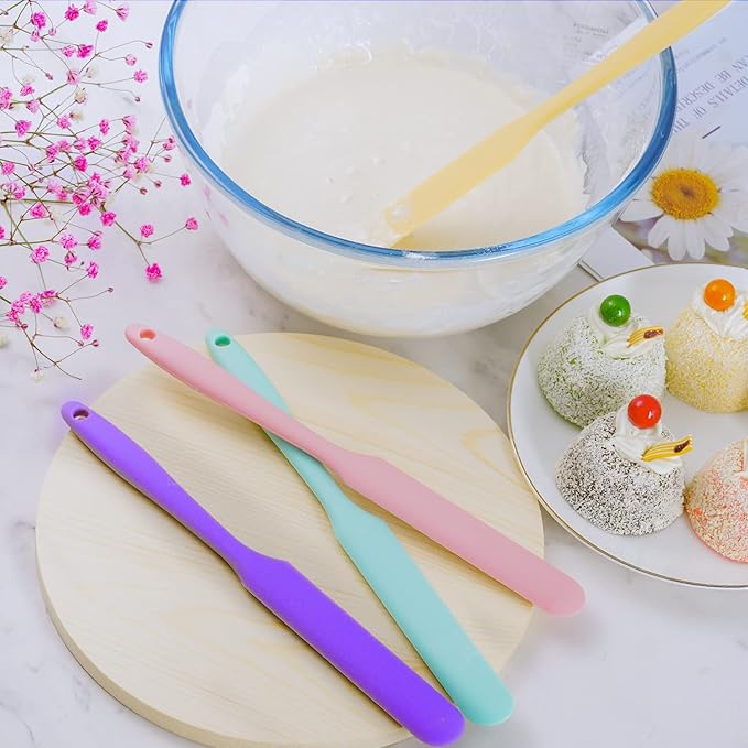 4pcs Silicone Spatula Set Heat Resistant Cake Cream Butter Spatulas Mixing Batter Scraper Non-Stick Flexible Baking Cooking Tool 4 Colors (mix color-3)