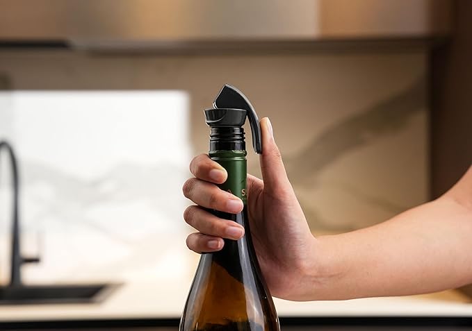 Zyliss Bottle Stoppers 2 Piece Set – Reusable Leak-Proof Wine and Drink Sealers with Ergonomic Wheat Straw Handles, Durable Rubber Seal, Fits Carbonated and Still Bottles, Dishwasher Safe