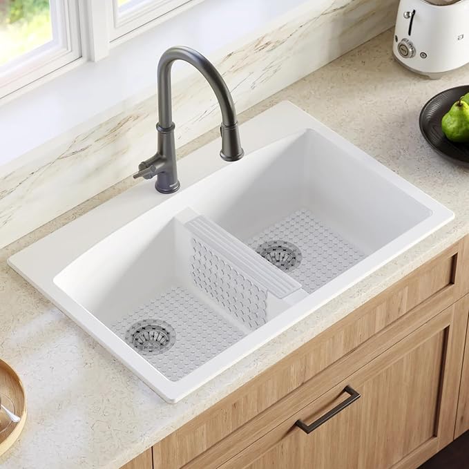 Bligli Plastic Sink Saddle, Sink Divider Mat with Strong Suction Cups, Kitchen Divided Sink Protector Mat for Glassware Dishes, Easy to Clean and No Smell, 9.5" x 12", Clear