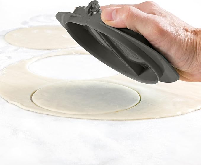 Starfrit Gourmet - Set of 5 Dough Presses - Crimped Edge Design - Great for Dumplings, Raviolis, Calzones, Fruits Pies and Perogies