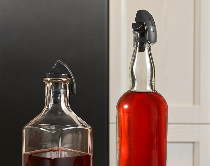 Zyliss Bottle Stoppers 2 Piece Set – Reusable Leak-Proof Wine and Drink Sealers with Ergonomic Wheat Straw Handles, Durable Rubber Seal, Fits Carbonated and Still Bottles, Dishwasher Safe
