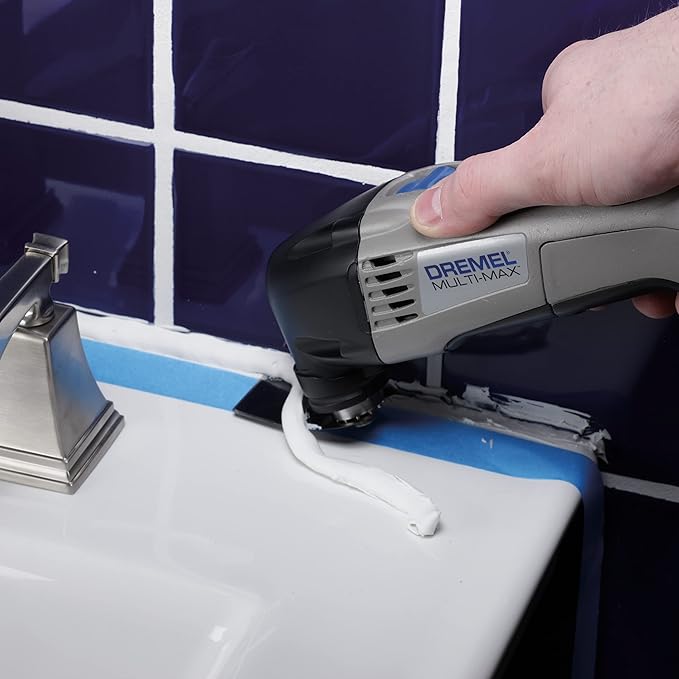 Dremel MM610 Oscillating Tool Flexible Scraper Blade, Ideal for Removal of Soft Materials - Universal Quick-Fit Interface Fits Bosch, Milwaukee, Makita, and Rockwell, Black