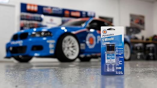 Permatex 10500-5 Minute Epoxy, Single-Use Syringe for General Purpose Creates a Hard, Rigid Bond for Coating in Minutes - Resin epoxy is Resistant to Water and solvents, and All-Purpose