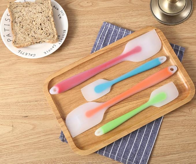 HiramWare Silicone Spatula Set of 4 - Heat Resistant Flexible Spatula 450F with Stainless Steel Core - Food Grade Premium Good Grip Kitchen Utensils - Seamless, Heavy Duty, BPA Free, Dishwasher Safe