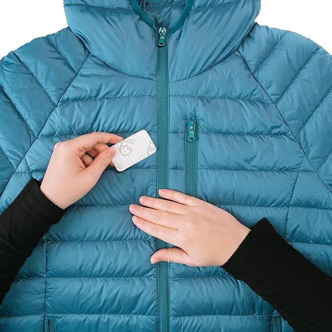 GEAR AID Tenacious Tape Mini Patches with Compact Pocket Case to Repair Holes and Tears in Micro Down Jackets, Vests, Tents, Rain Gear, and Outdoor Gear, 6 Patches (3 Clear, 3 Black)