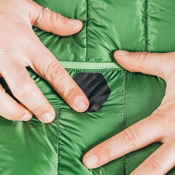 GEAR AID Tenacious Tape Hex – 2.5” & 1.5” Repair Patches (8 Patches: Four 2.5” & Four 1.5”, Green) – Peel-and-Stick Outdoor Nylon Fabric to Fix Holes and Burns in Down Jackets, Rain Gear and Tents